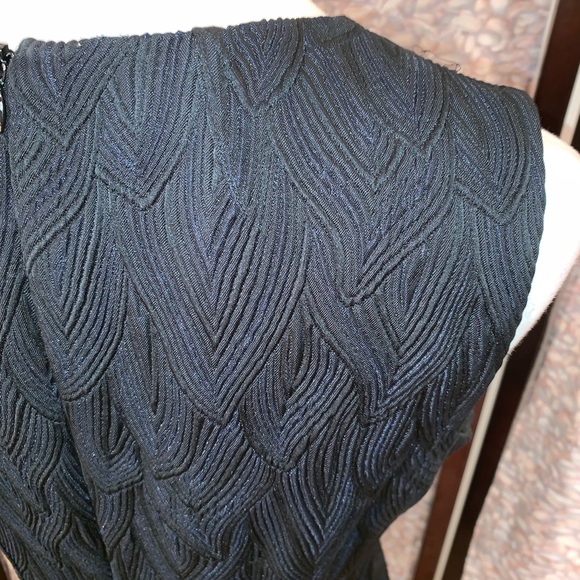 Elie Tahari Black and blue sleeveless dress. - Picture 5 of 8